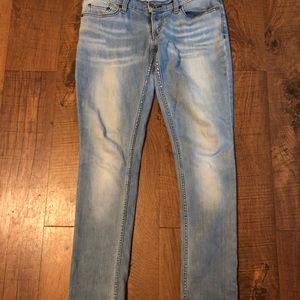 Woman’s Levi’s Jeans Super low cut 524